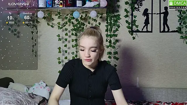 Snapshot of Girl_Meow18 chatting on 06/05/26, 12:48 Girl Meow18 online show from 06/05/26, 12:48
