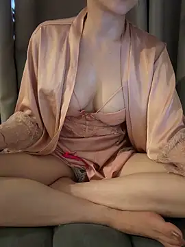 Snapshot of -Meow_Meow- chatting on 04/12/26, 06:05 -Meow Meow- online show from 04/12/26, 06:05