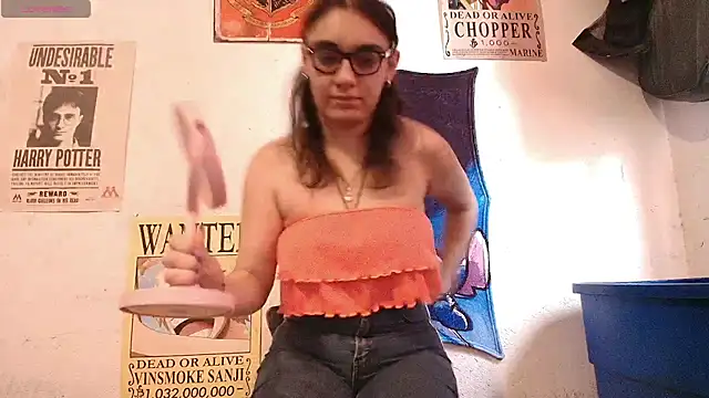 Snapshot of Ellaa_honey chatting on 07/04/26, 07:18 Ellaa honey online show from 07/04/26, 07:18