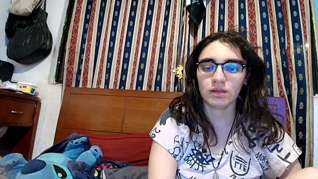 Snapshot of Ellaa_honey chatting on 05/31/26, 03:23 Ellaa honey online show from 05/31/26, 03:23