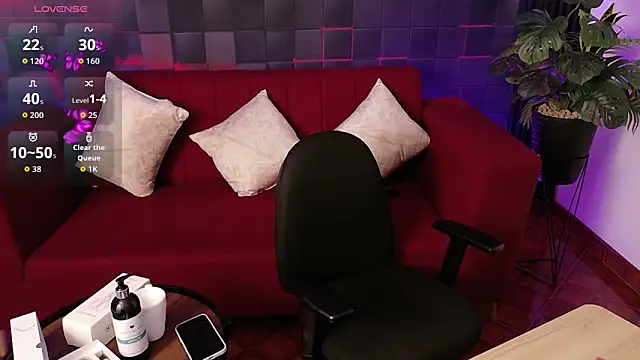 Snapshot of TiffanyCherry_ chatting on 04/11/26, 08:45 TiffanyCherry online show from 04/11/26, 08:45