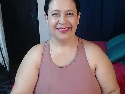 Snapshot of carlareyesk977 chatting on 06/17/26, 12:37 carlareyesk977 online show from 06/17/26, 12:37