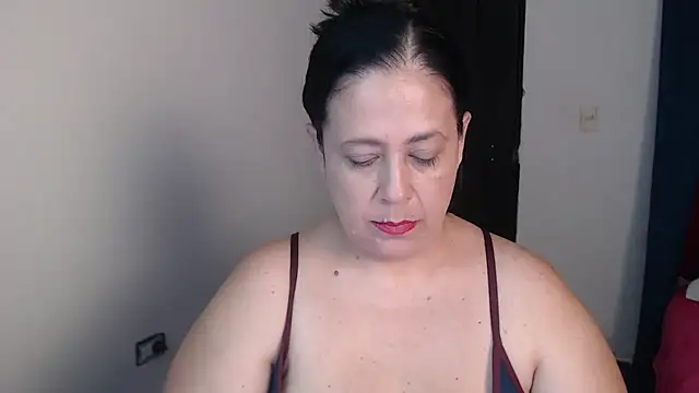 Snapshot of carlareyesk977 chatting on 07/03/26, 08:37 carlareyesk977 online show from 07/03/26, 08:37