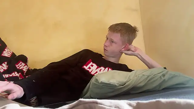 dreamy devi1 online show from 04/04/26, 10:33