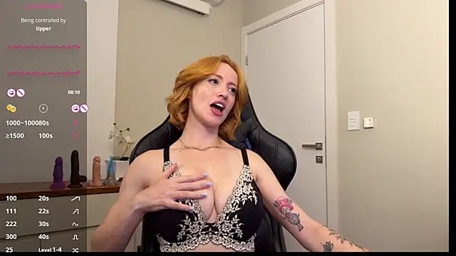 girlsmilee online show from 04/10/26, 07:43