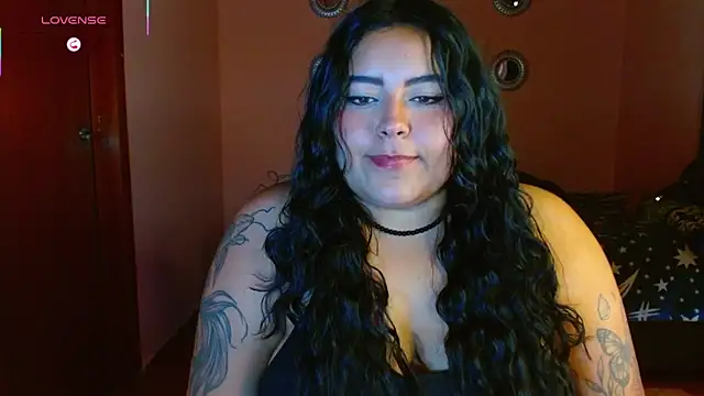 Snapshot of LunaAddittion chatting on 04/05/26, 04:57 LunaAddittion online show from 04/05/26, 04:57