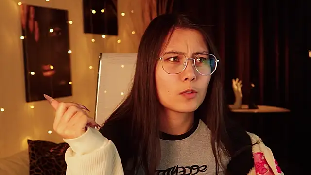 ElisonAvergarden online show from 04/16/26, 03:13