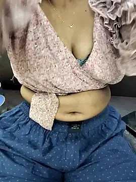 Snapshot of BlushingBunny_ chatting on 04/11/26, 05:27 BlushingBunny online show from 04/11/26, 05:27