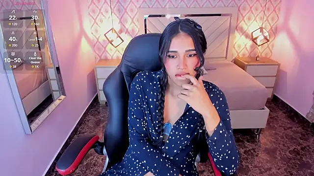 PALOMA ALVES online show from 05/13/26, 10:39