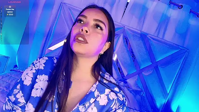 Ariana castillo02 online show from 04/13/26, 01:04