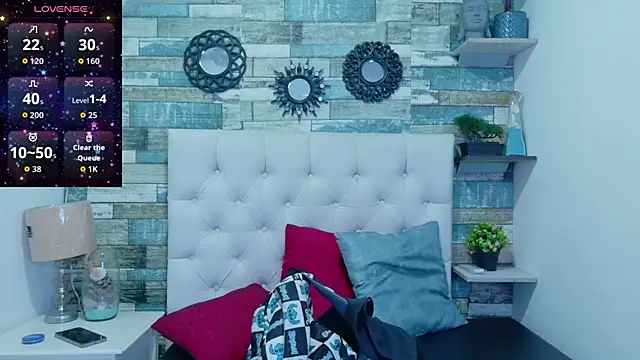 Snapshot of Skylernaomi chatting on 04/08/26, 01:01 Skylernaomi online show from 04/08/26, 01:01