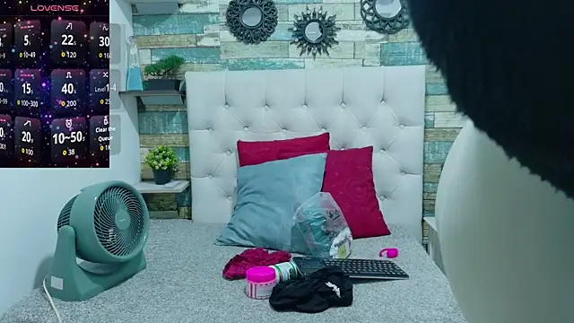 Snapshot of Skylernaomi chatting on 04/09/26, 01:06 Skylernaomi online show from 04/09/26, 01:06