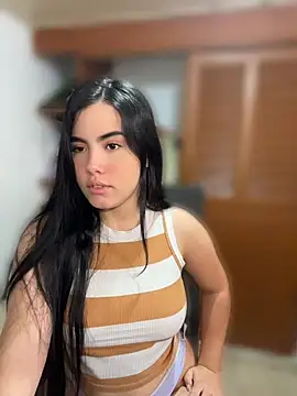 Flacalatina online show from 04/14/26, 11:48