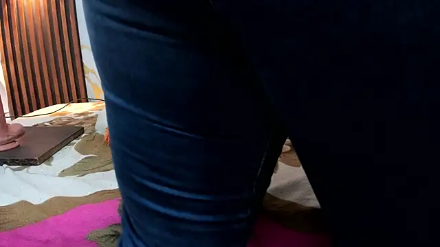 Snapshot of Alinna_addams_ chatting on 06/12/26, 06:16 Alinna addams online show from 06/12/26, 06:16