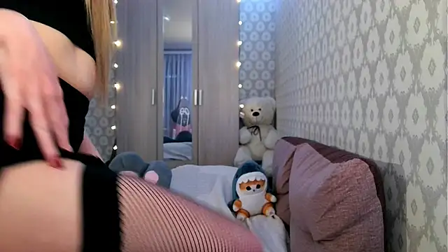 Snapshot of sexyamelia_meow chatting on 04/28/26, 08:57 sexyamelia meow online show from 04/28/26, 08:57