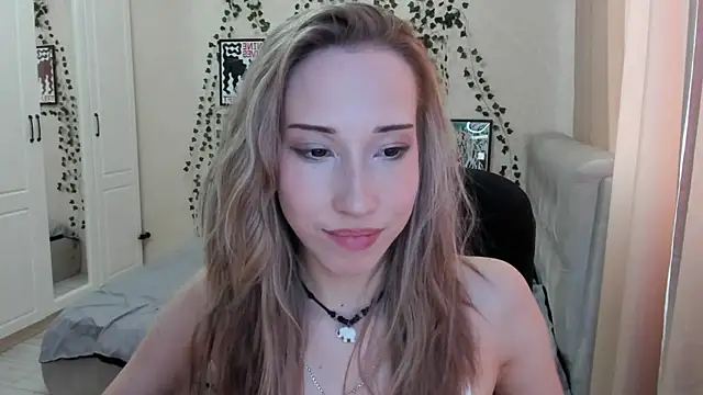 Emmarayder online show from 04/01/26, 01:41