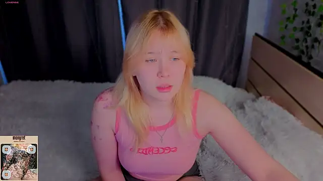 unburnedgirl online show from 05/18/26, 01:38