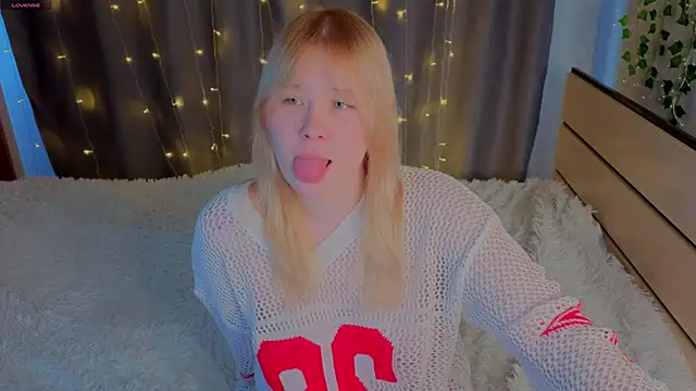 unburnedgirl online show from 06/04/26, 02:11