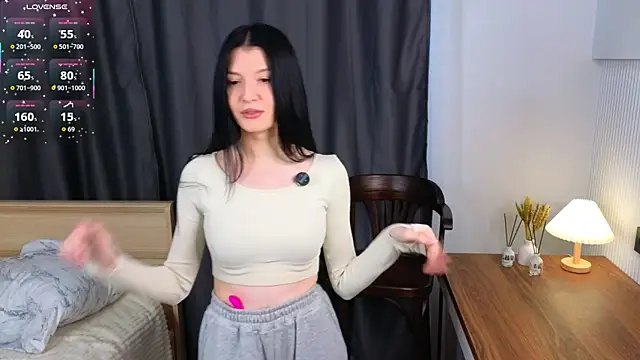 Snapshot of JazminLantey chatting on 04/06/26, 01:23 JazminLantey online show from 04/06/26, 01:23