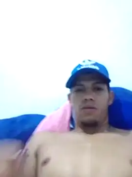 Snapshot of Moreno_perverso22 chatting on 04/04/26, 08:37 Moreno perverso22 online show from 04/04/26, 08:37