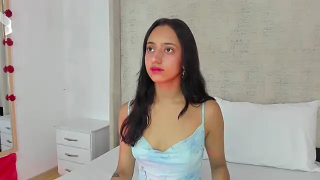 Charlotte Benette online show from 04/10/26, 12:34