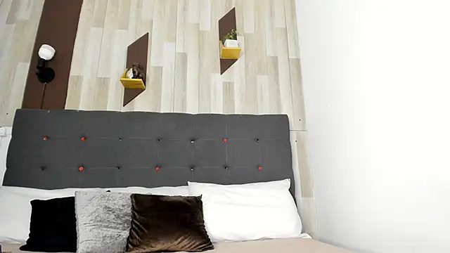 GrayHall online show from 04/13/26, 08:13