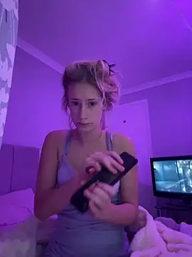 Goldenfairy online show from 04/15/26, 08:53