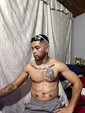 Snapshot of Sexmuscle17 chatting on 07/09/26, 08:41 Sexmuscle17 online show from 07/09/26, 08:41