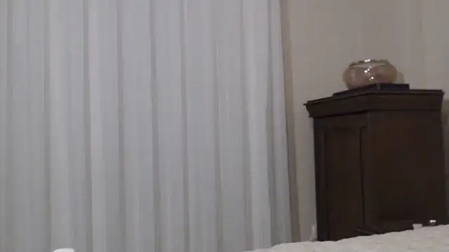 Snapshot of milfhoneynaz chatting on 04/08/26, 05:25 milfhoneynaz online show from 04/08/26, 05:25