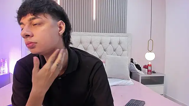 andy may18 online show from 04/11/26, 01:37