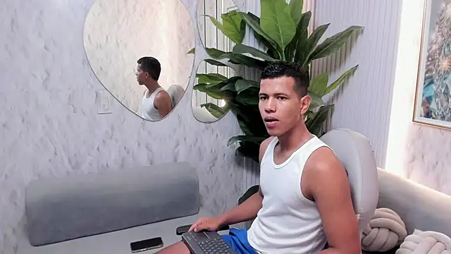 Snapshot of noahdark_ chatting on 04/09/26, 02:13 noahdark online show from 04/09/26, 02:13