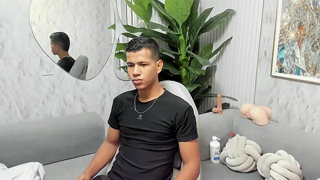 Snapshot of noahdark_ chatting on 04/08/26, 02:35 noahdark online show from 04/08/26, 02:35