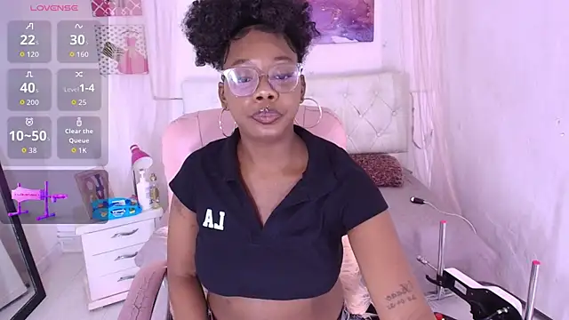 emily smith18 online show from 05/09/26, 12:52