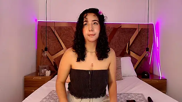 bella swwan  online show from 05/17/26, 07:14