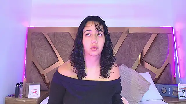 bella swwan  online show from 04/11/26, 02:32