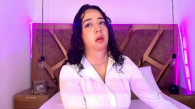 bella swwan  online show from 06/17/26, 01:32
