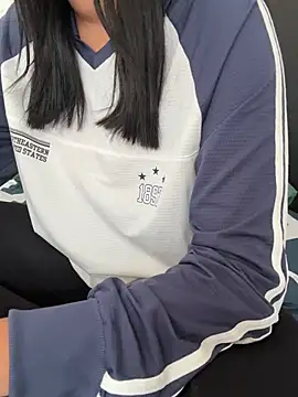 Snapshot of majo_2901 chatting on 04/06/26, 04:08 majo 2901 online show from 04/06/26, 04:08