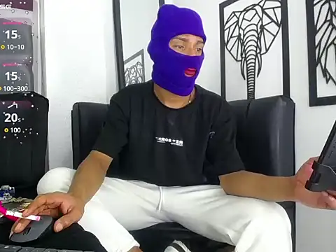 Snapshot of big_cock2016 chatting on 04/08/26, 08:32 big cock2016 online show from 04/08/26, 08:32