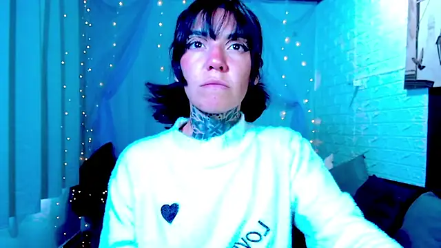 Snapshot of LannieGonzales chatting on 03/31/26, 08:00 LannieGonzales online show from 03/31/26, 08:00