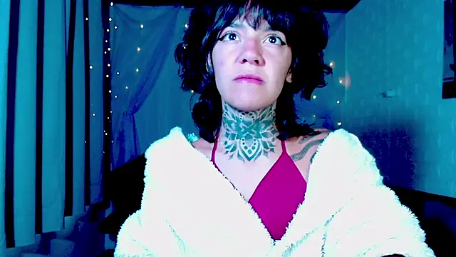 Snapshot of LannieGonzales chatting on 04/06/26, 12:50 LannieGonzales online show from 04/06/26, 12:50