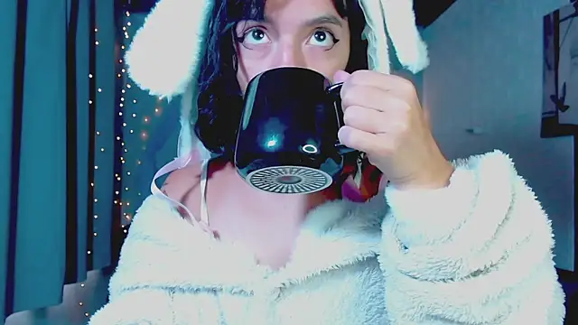 Snapshot of LannieGonzales chatting on 04/08/26, 12:50 LannieGonzales online show from 04/08/26, 12:50