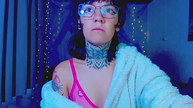 Snapshot of LannieGonzales chatting on 04/10/26, 12:23 LannieGonzales online show from 04/10/26, 12:23