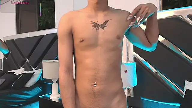 Snapshot of MiikeOthon chatting on 04/06/26, 04:46 MiikeOthon online show from 04/06/26, 04:46