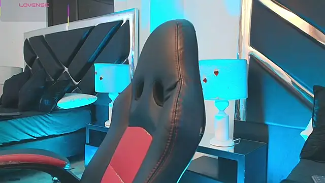 Snapshot of MiikeOthon chatting on 04/05/26, 04:30 MiikeOthon online show from 04/05/26, 04:30