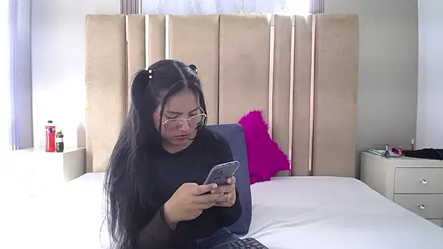 roxxyblack01 online show from 05/24/26, 11:37