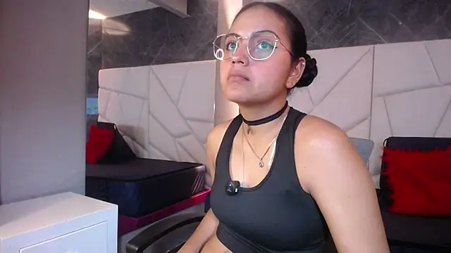 roxxyblack01 online show from 05/22/26, 07:23