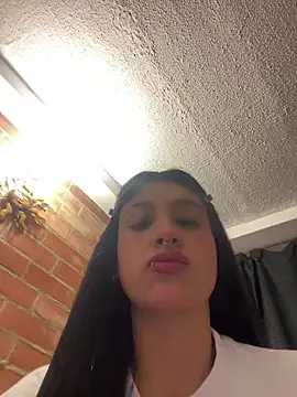 Snapshot of Babeel_ chatting on 06/24/26, 04:33 Babeel online show from 06/24/26, 04:33