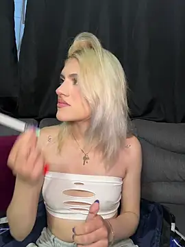 Snapshot of Lia_fire chatting on 04/13/26, 11:09 Lia fire online show from 04/13/26, 11:09