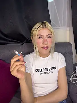 Lia fire online show from 04/28/26, 05:12