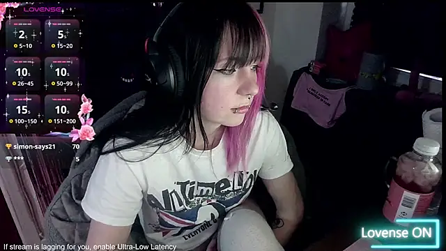 Snapshot of CutieTracer chatting on 04/30/26, 06:59 CutieTracer online show from 04/30/26, 06:59